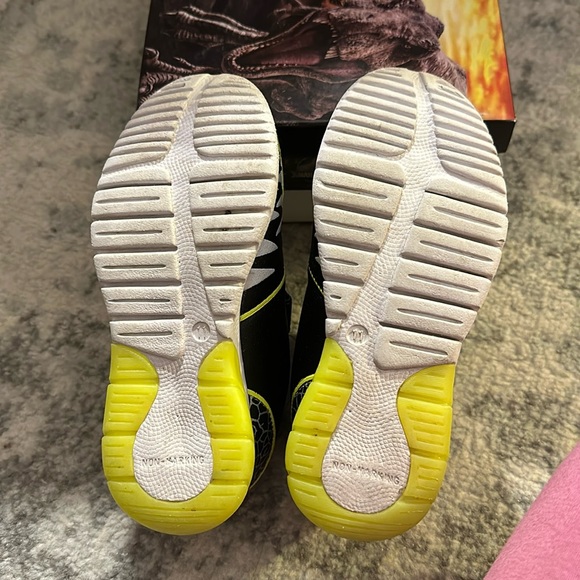 Jurassic World, Jurassic Park Light Up Sneakers, size 8, size 11, Dinosaur - Picture 6 of 8